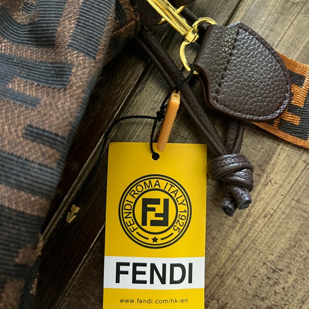 Fendi Two piece bundle wallet and bag and they are GORGEOUSSSS - Picture 11 of 16